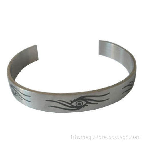 Ringent Bangle with Black CNC Pattern